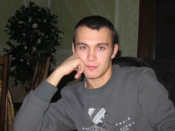  12321726  Roman, 31 ,    