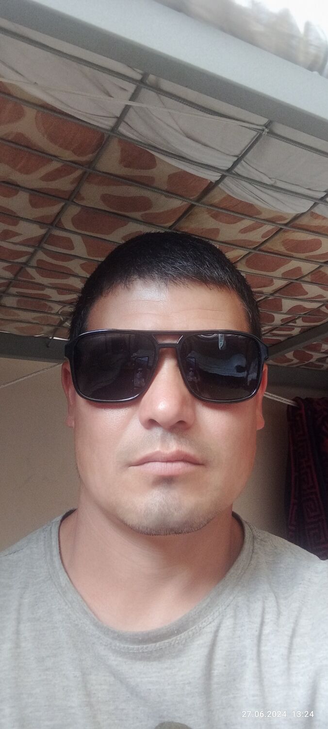  44648256  Islomjon, 33 ,    