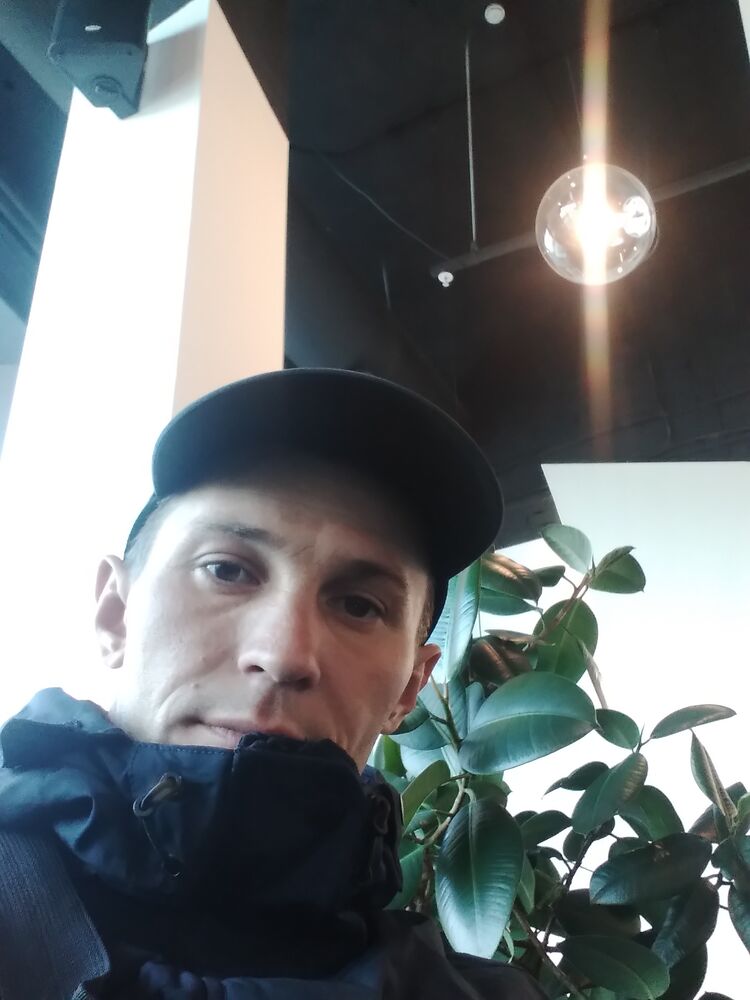  28056086  , 37 ,    