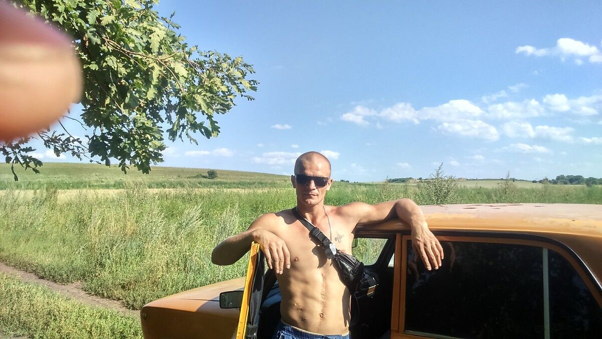  11380146  Andrej, 37 ,    