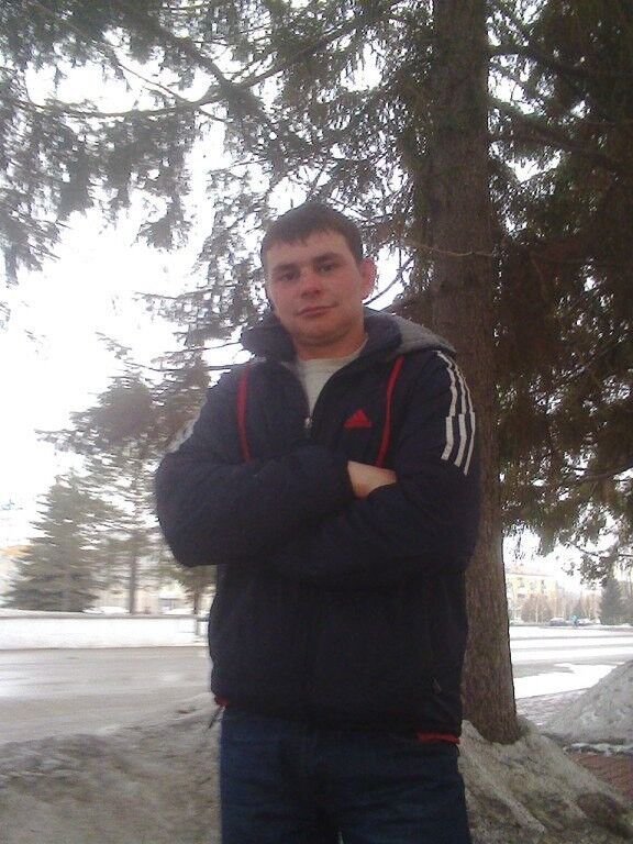  15499456  Andrej, 31 ,    