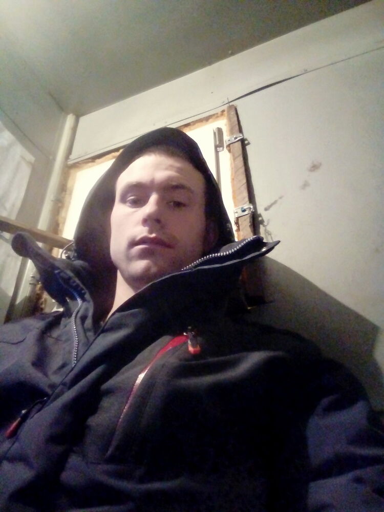  18942576  Ivan, 32 ,    