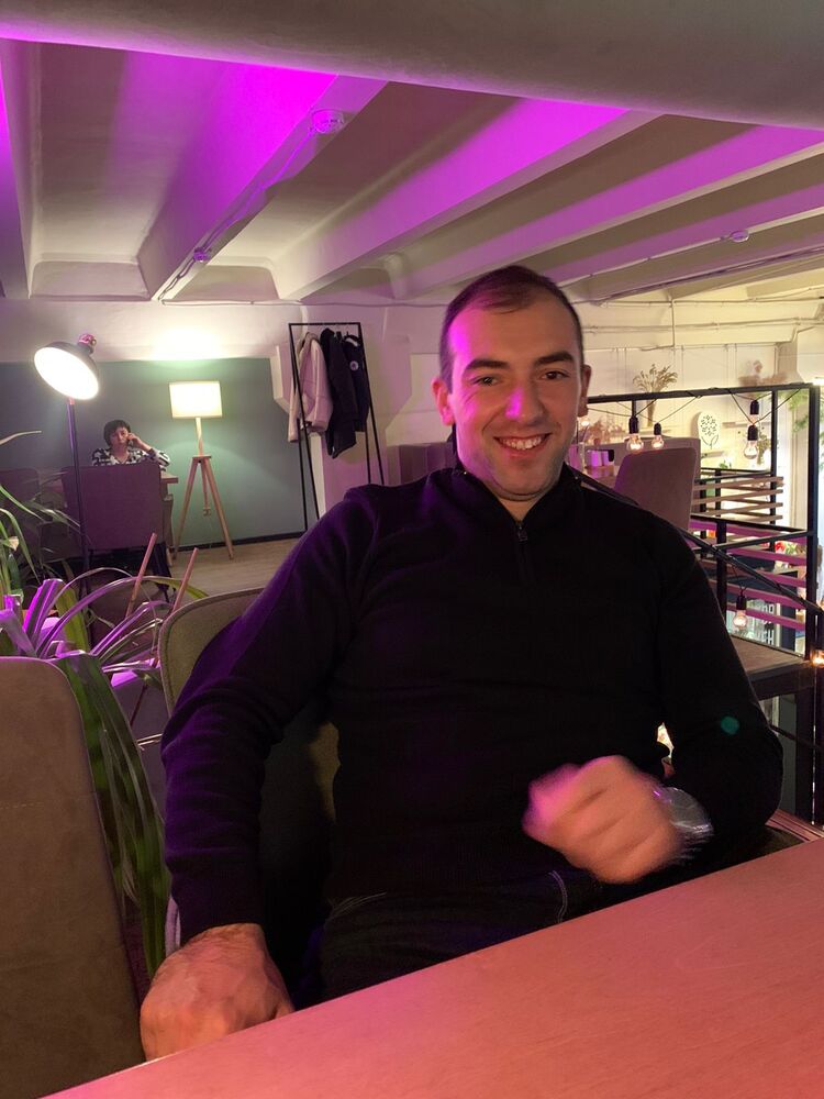  ,   Alex, 30 ,   ,   