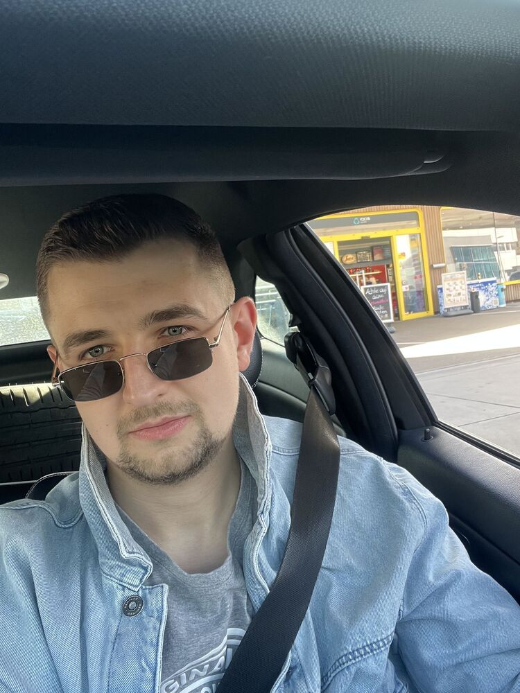  51563746  John, 25 ,    Stuttgart