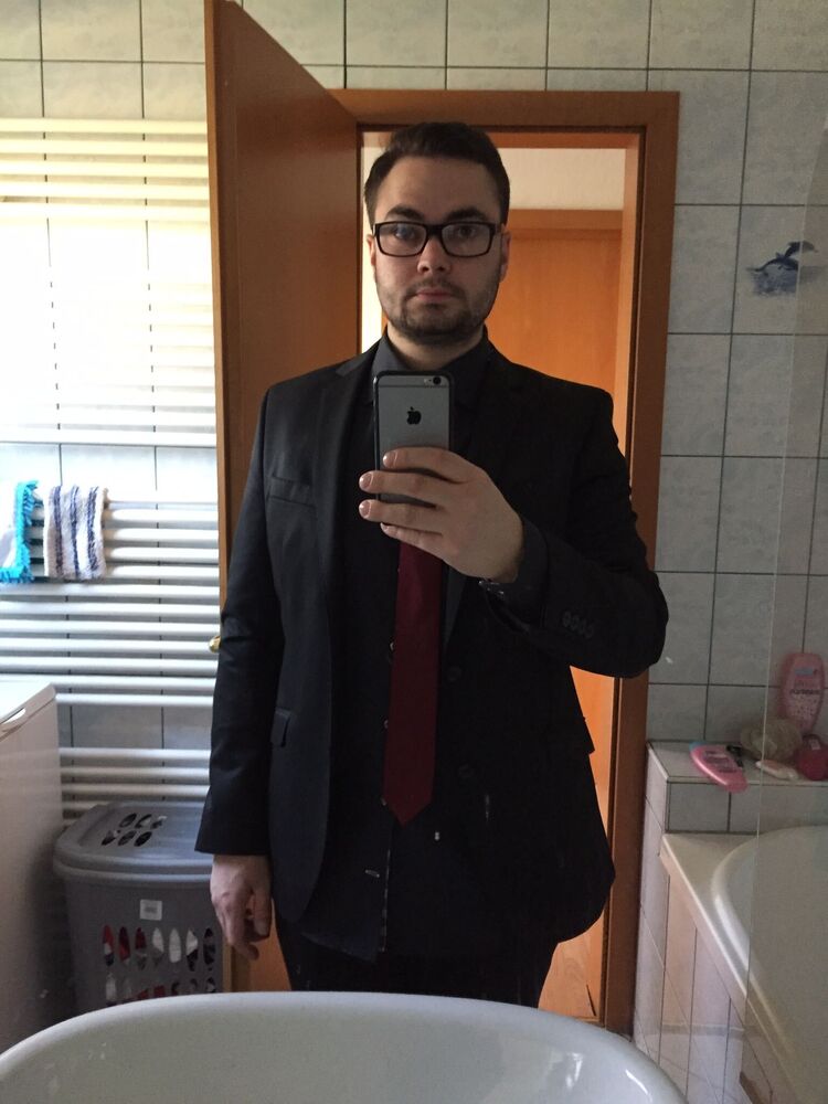  38432276  Christian, 30 ,    Bonn