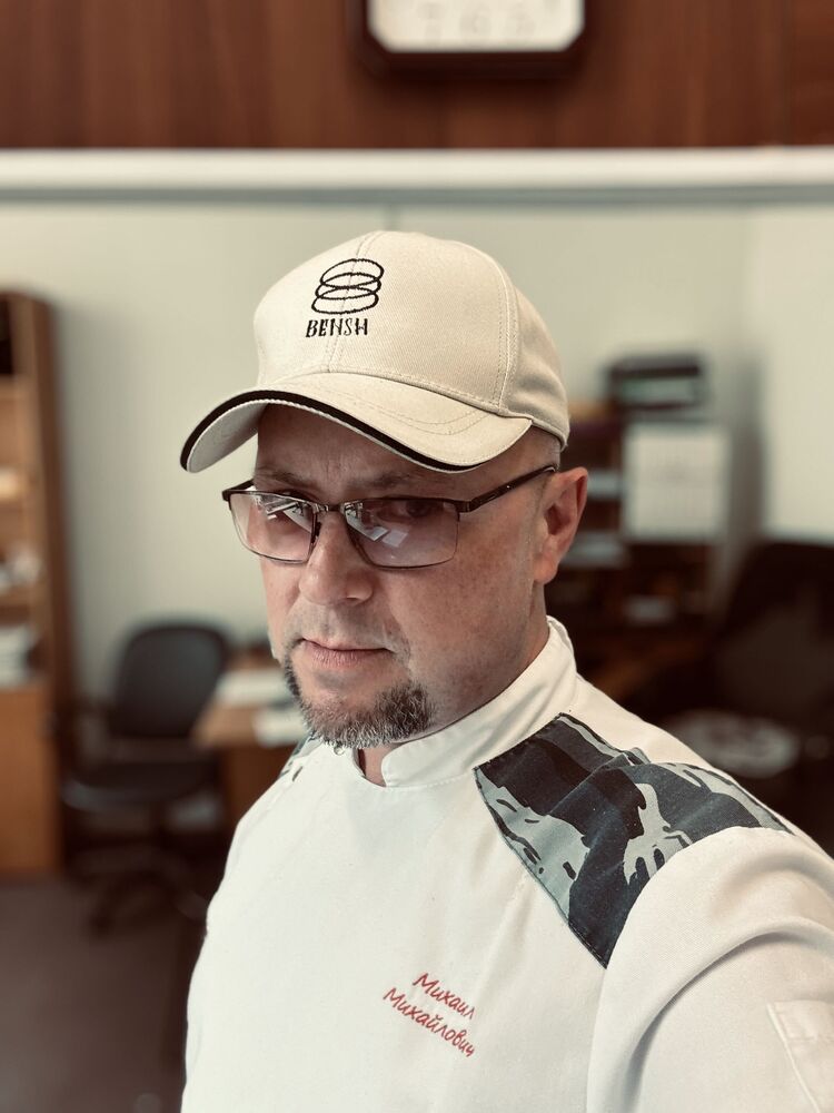  ,   Mikhail, 45 ,   , 