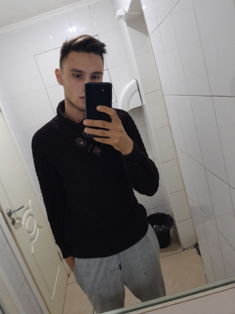  44385976  , 24 ,    