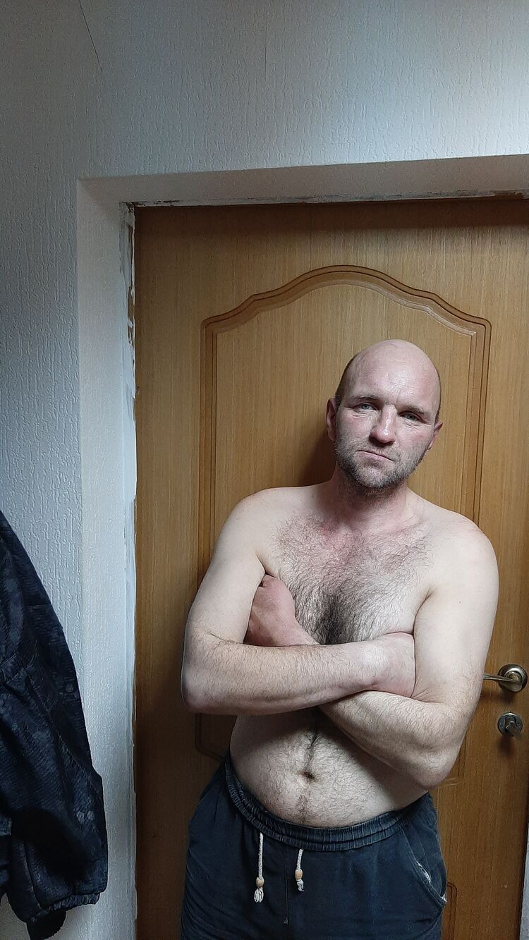  42561006  Vitaly, 48 ,    