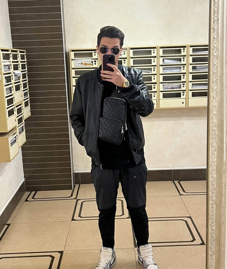  51721526  Max, 23 ,    Long Island City