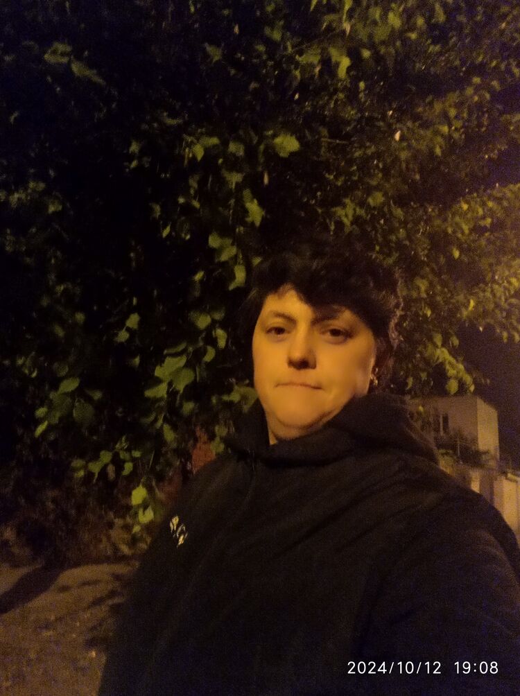  46845706  Maria, 43 ,    