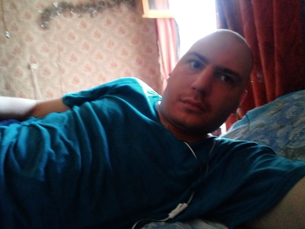 28951746  Pavel, 36 ,    