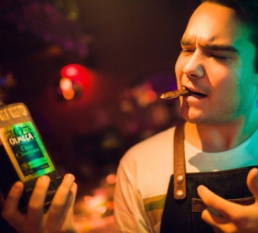  35955806  Roman, 28 ,    