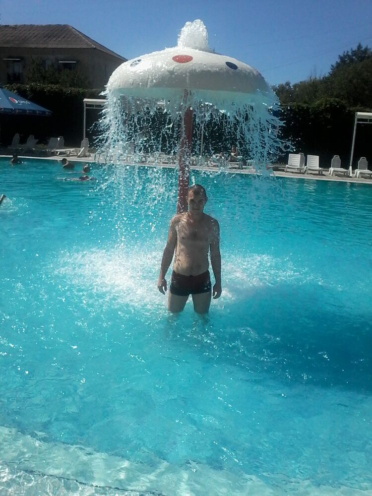  ,   Antonio, 37 ,   