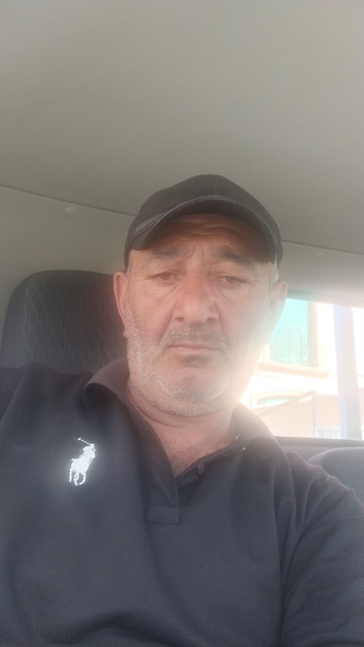  43383776  Misak, 55 ,    