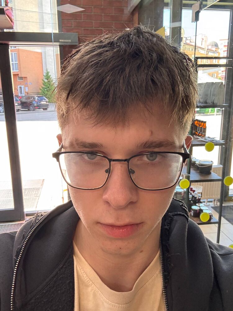  54101886  Leonid, 18 ,    