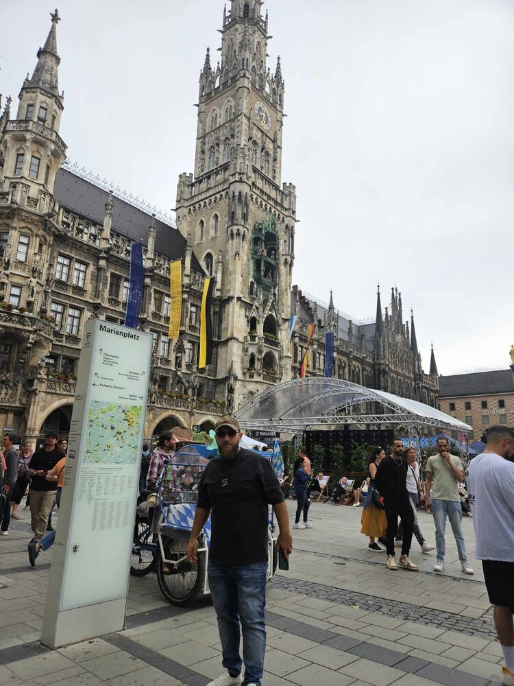  ,   Gvitich, 32 ,   ,   