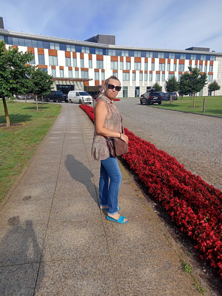  29168036  Svitlana, 39 ,    