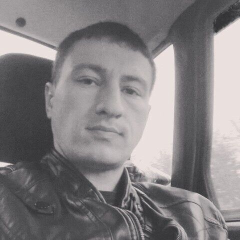  ,   Alex, 41 ,  