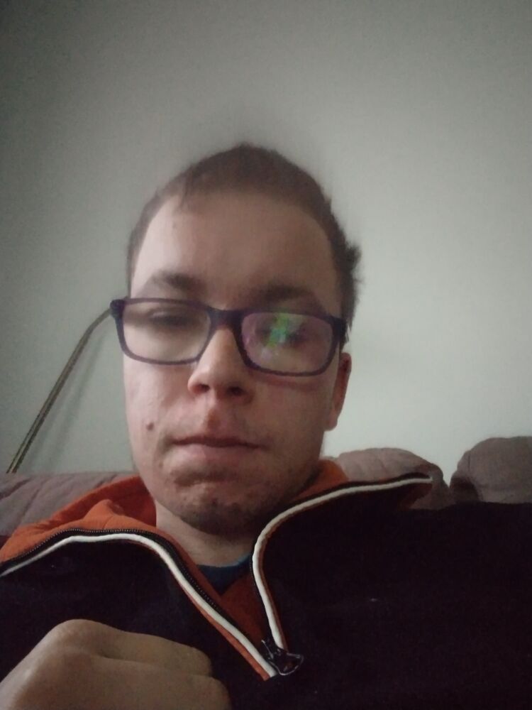  30840096  Michal, 28 ,    