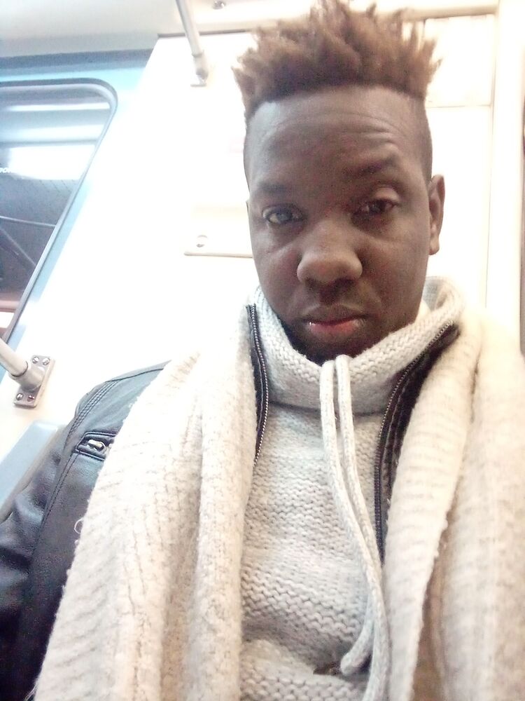  31082136  Reinier, 33 ,    