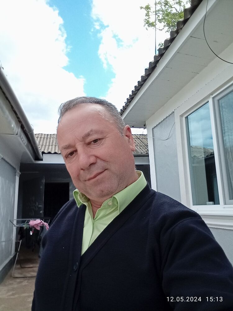  48091946  Valeriu, 55 ,    