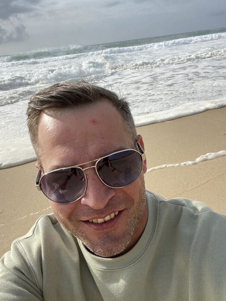  47017716  Aleksandr, 39 ,    