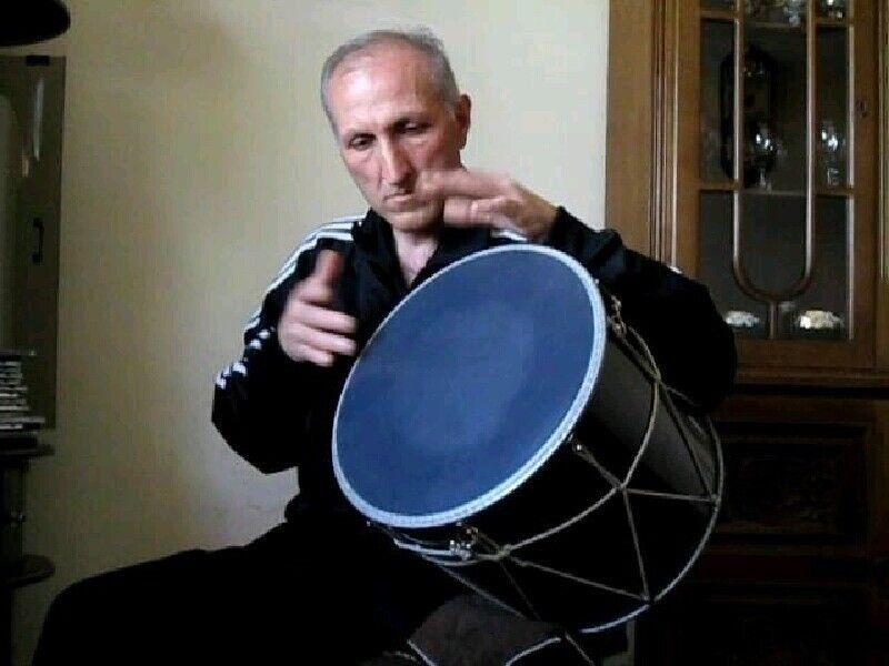  9456956  Levon, 58 ,    