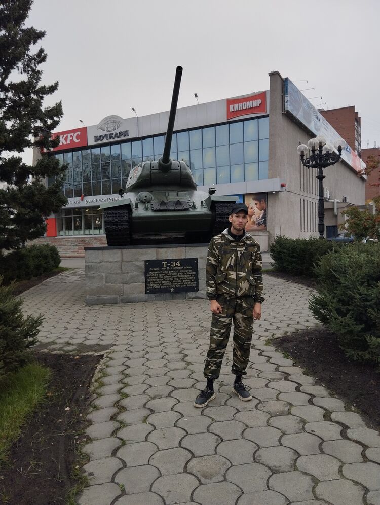  43812346  Vladimir, 27 ,     