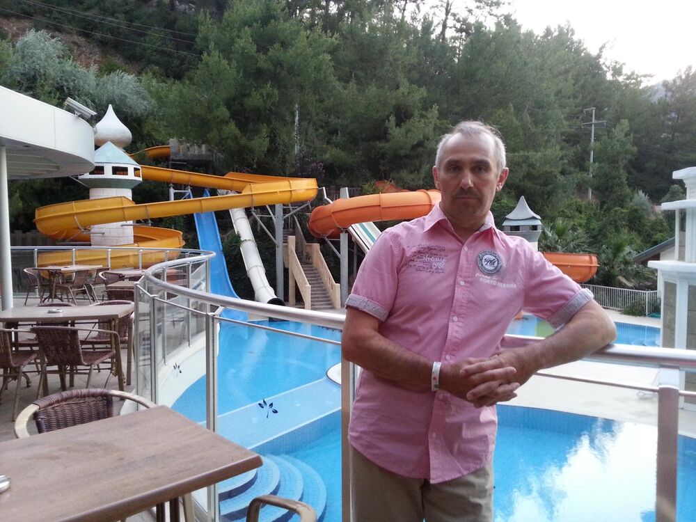 44813336  Viktor, 55 ,    