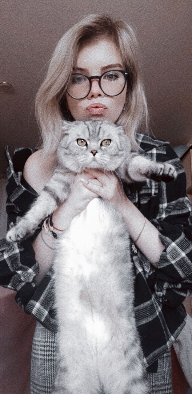  ,   Veronika, 21 ,   ,   