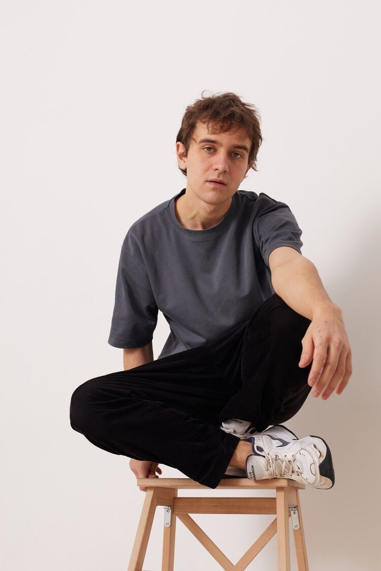  -,   , 22 ,   