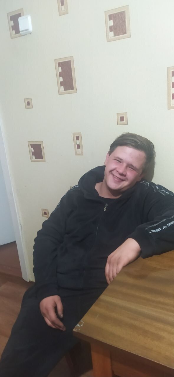  30618526  Danik, 22 ,    