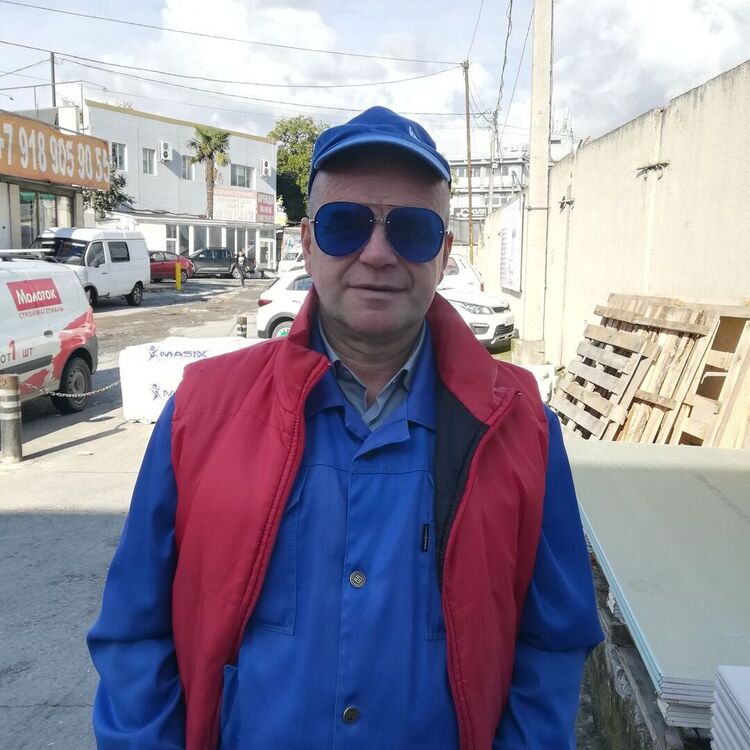 ,   Dmitrij, 54 ,   c 