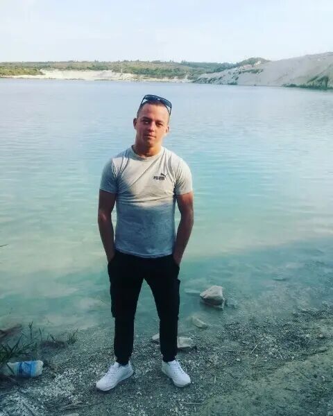  28404716  Vlad, 27 ,    