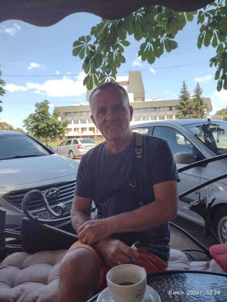  51939766  Oleg, 55 ,    