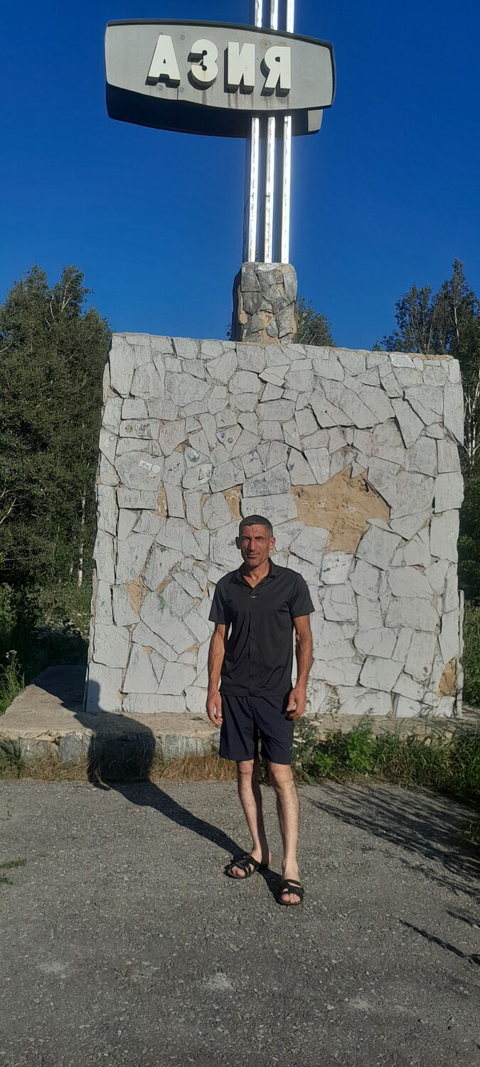  54056686  Agasi, 44 ,    