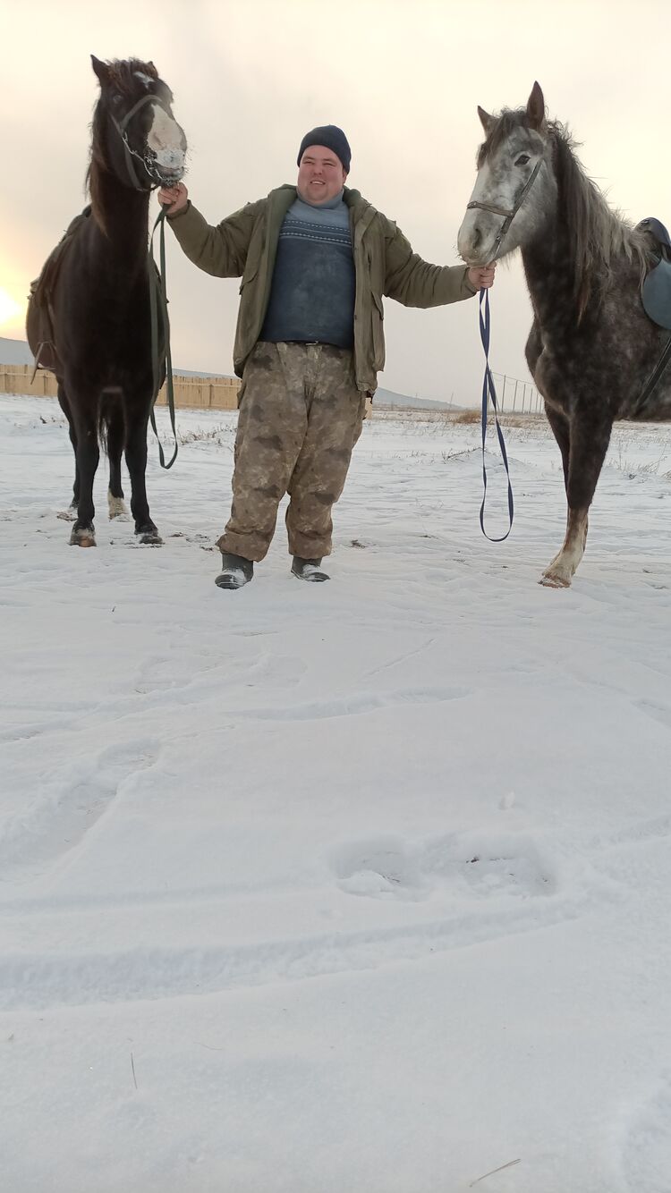  ,   Ivan, 32 ,   c 