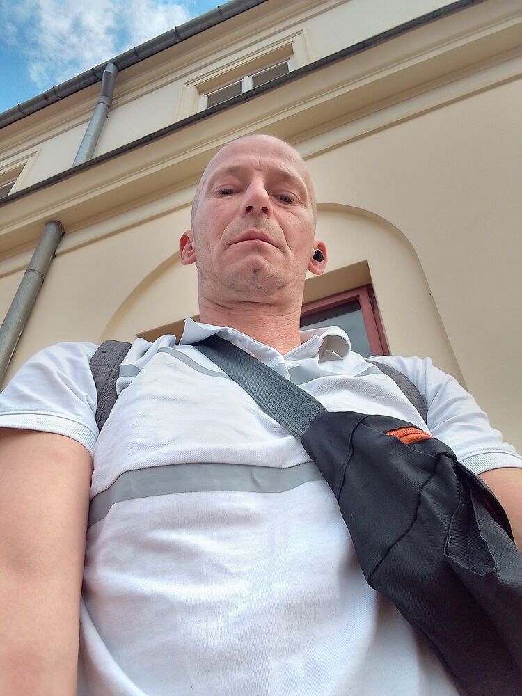  47748476  Aleksander, 41 ,    