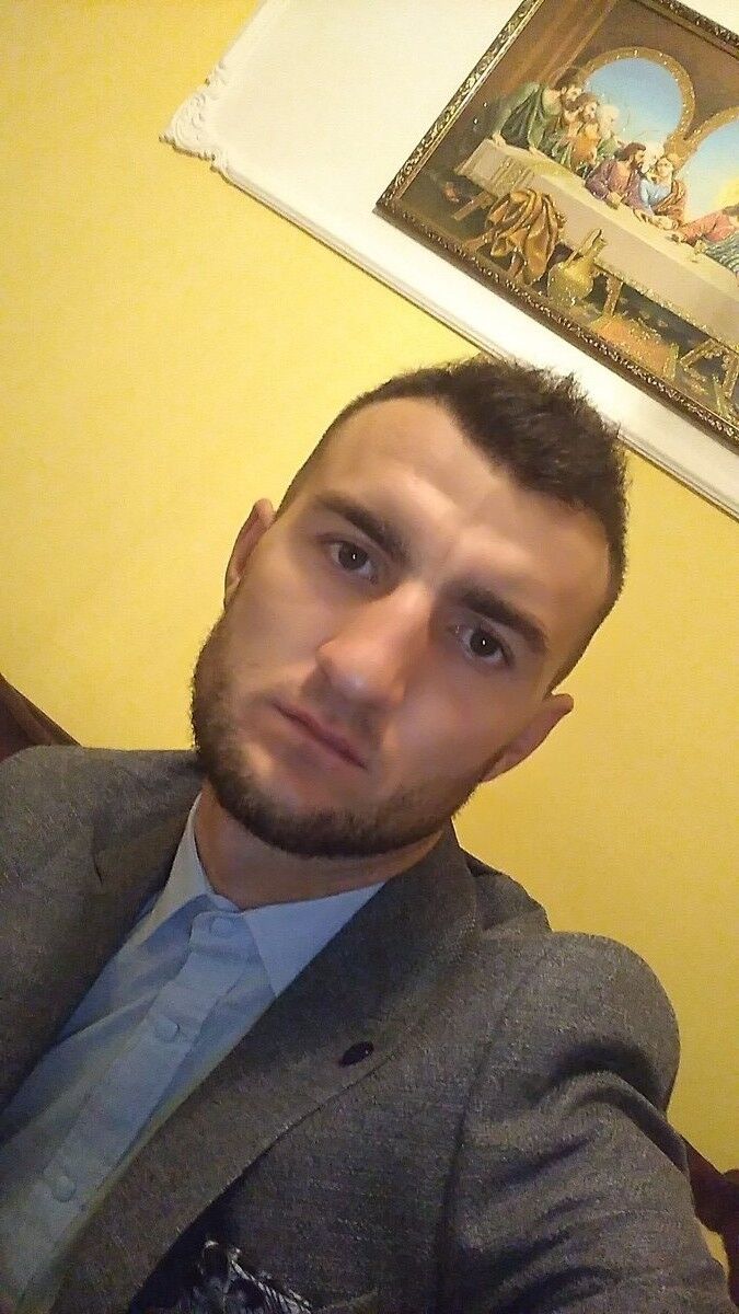  17712606  Vitalik, 30 ,    