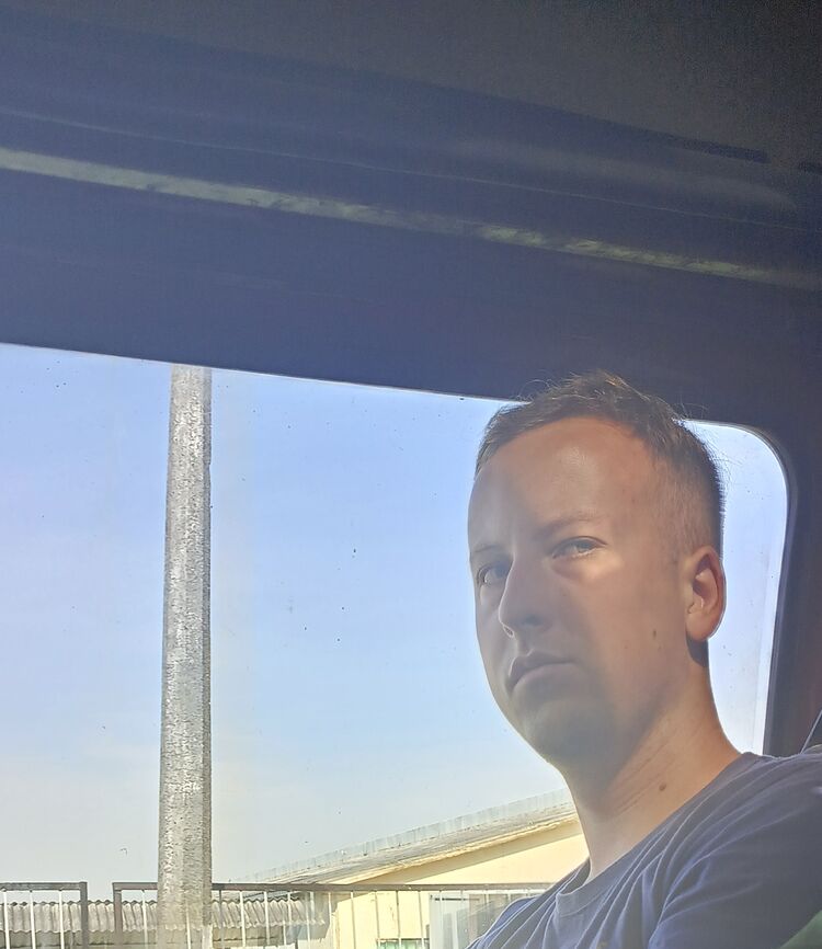  46199386  , 24 ,    