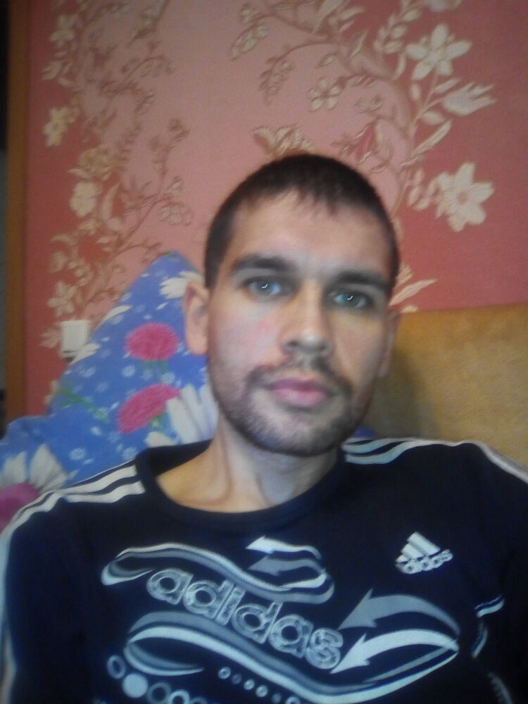  35387326  Robert, 38 ,    