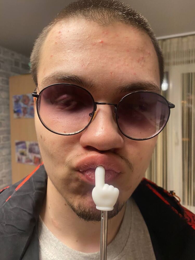  53376506  Egor, 19 ,    