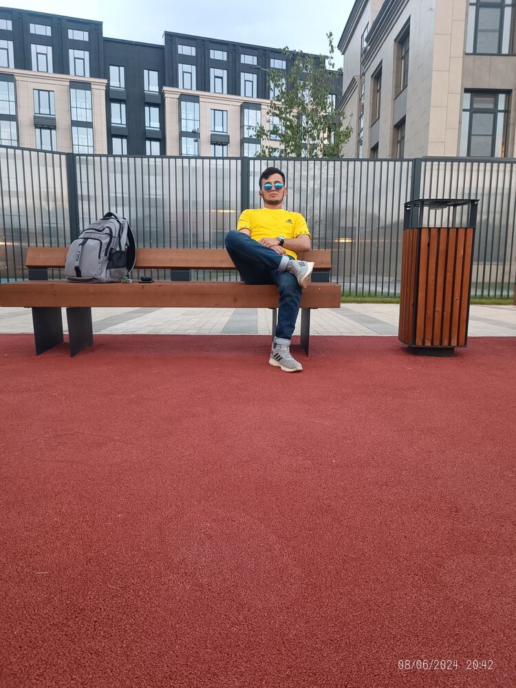  43828346  Ogabek, 21 ,    