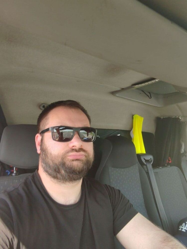  52040376  , 33 ,    