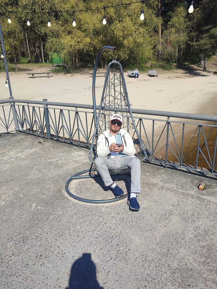  ,   Usmon, 32 ,   ,   , c 