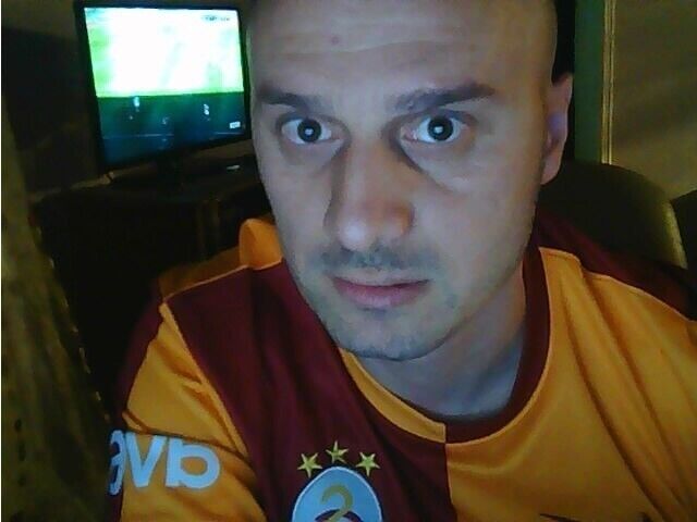  20960786  Sandro, 39 ,    