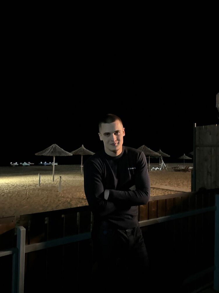  53571966  Bekich, 25 ,    -