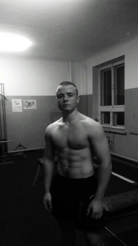  15032666  Mihail, 24 ,    