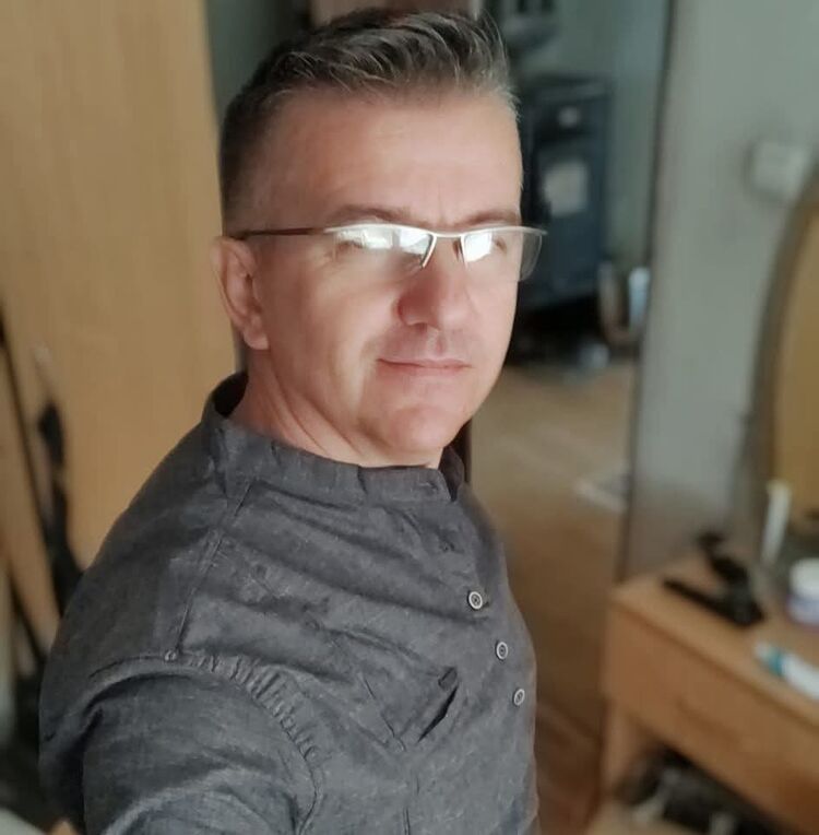  ,   Sasa, 49 ,   ,   
