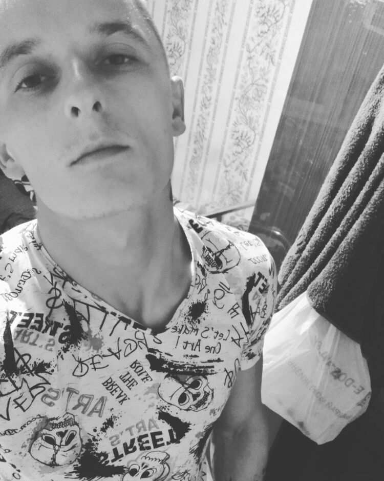  30635456  Igor, 29 ,    